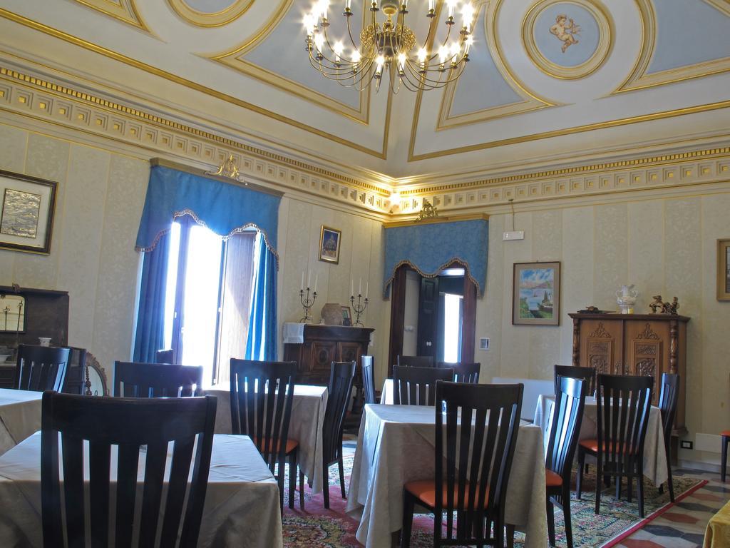 Готель Palazzo Diamante Calascio Екстер'єр фото